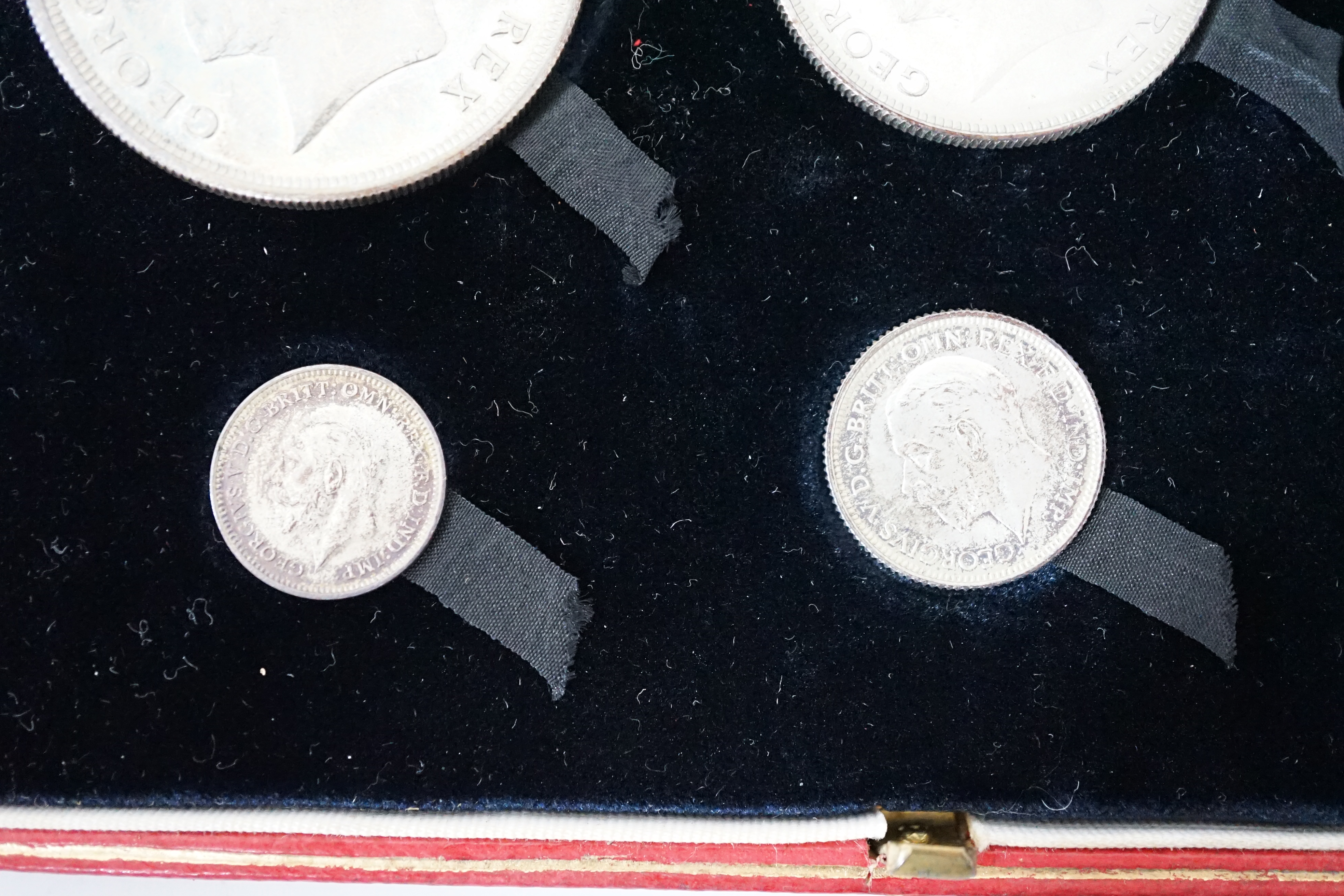 British silver coins, George V ‘New Type’ six coin set, 1927, wreath crown to threepence, UNC, toned, in case of issue
